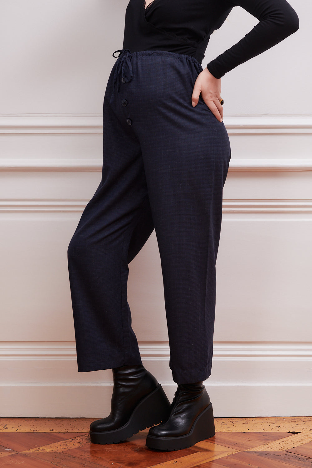 pantalon de grossesse bleu Banks vu de côté